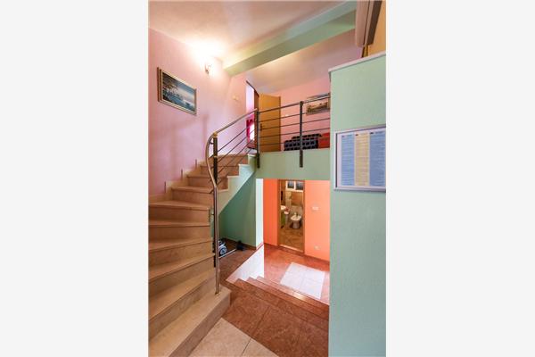 Apartment A5, for 8 persons