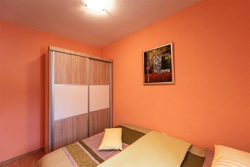 Apartment A5, for 8 persons