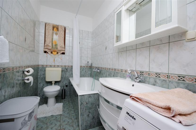 Apartment A1, for 6 persons