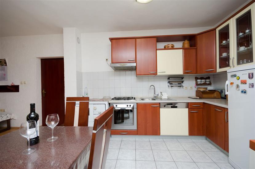 Apartment A1, for 6 persons