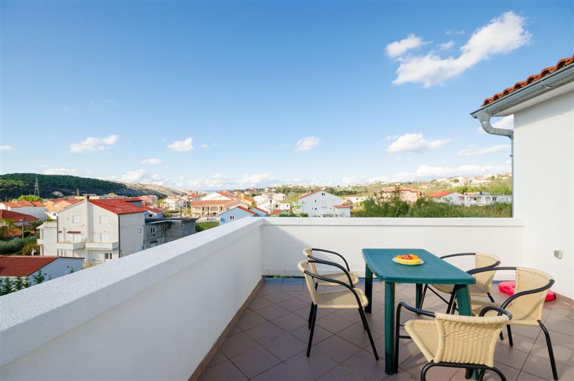 Apartment A1, for 5 persons