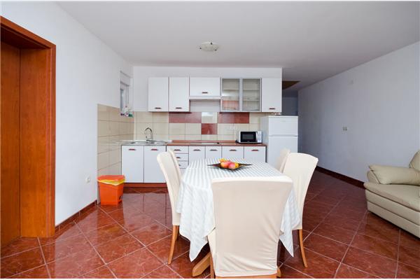 Apartment A1, for 5 persons