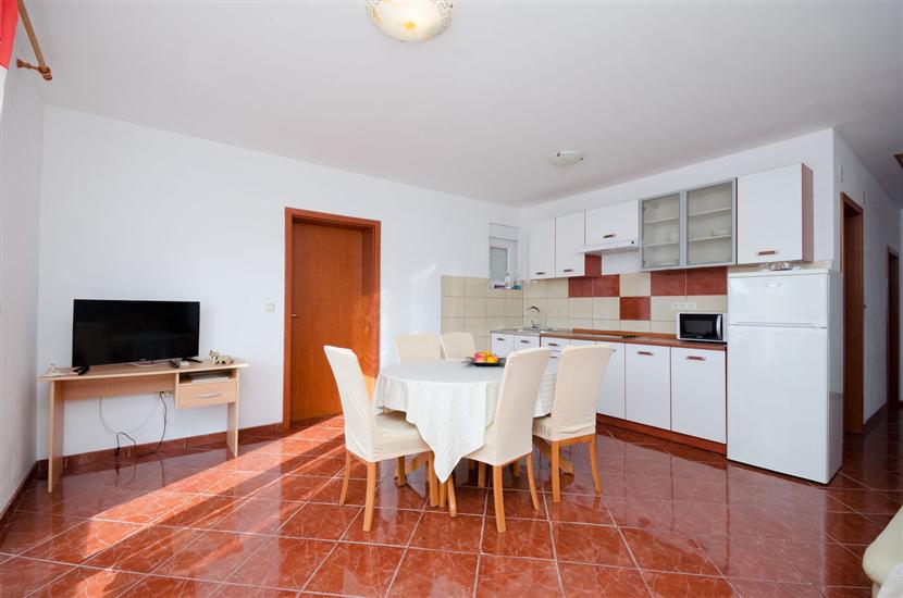 Apartment A1, for 5 persons