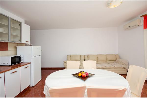 Apartment A1, for 5 persons