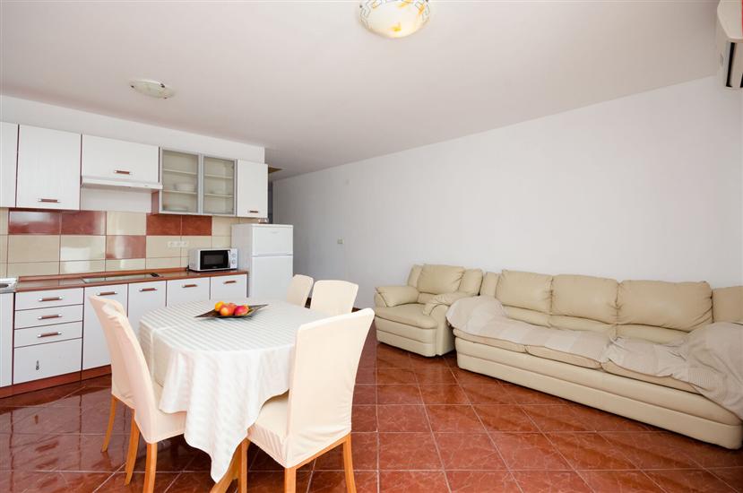 Apartment A1, for 5 persons