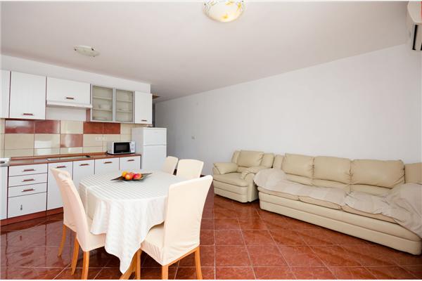 Apartment A1, for 5 persons