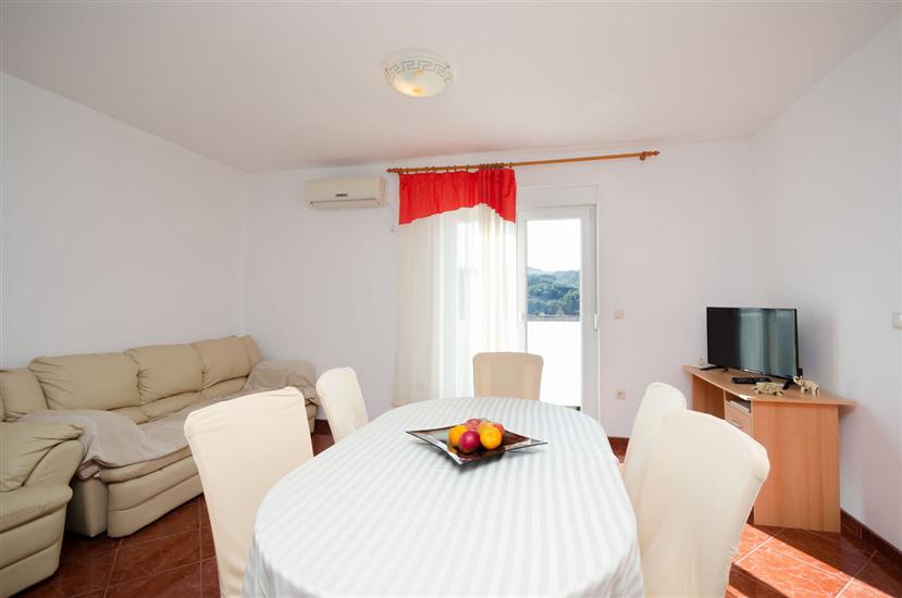 Apartment A1, for 5 persons