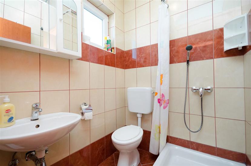 Apartment A1, for 5 persons