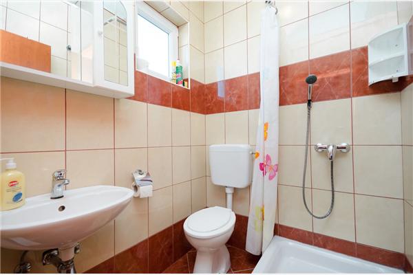 Apartment A1, for 5 persons