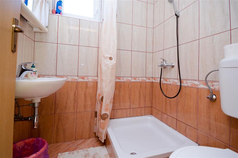 Apartment A2, for 5 persons