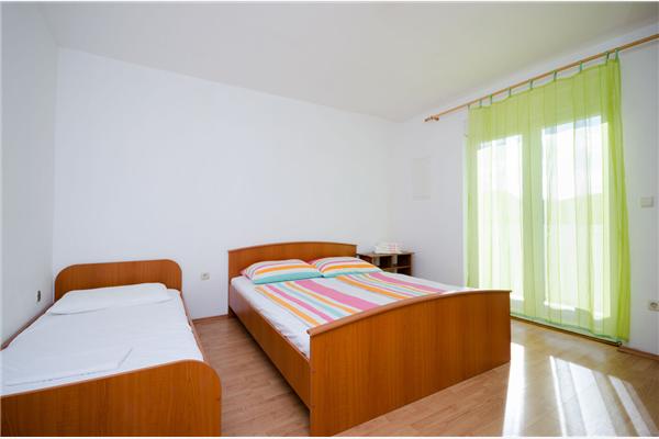 Apartment A2, for 5 persons