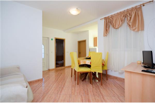 Apartment A2, for 5 persons