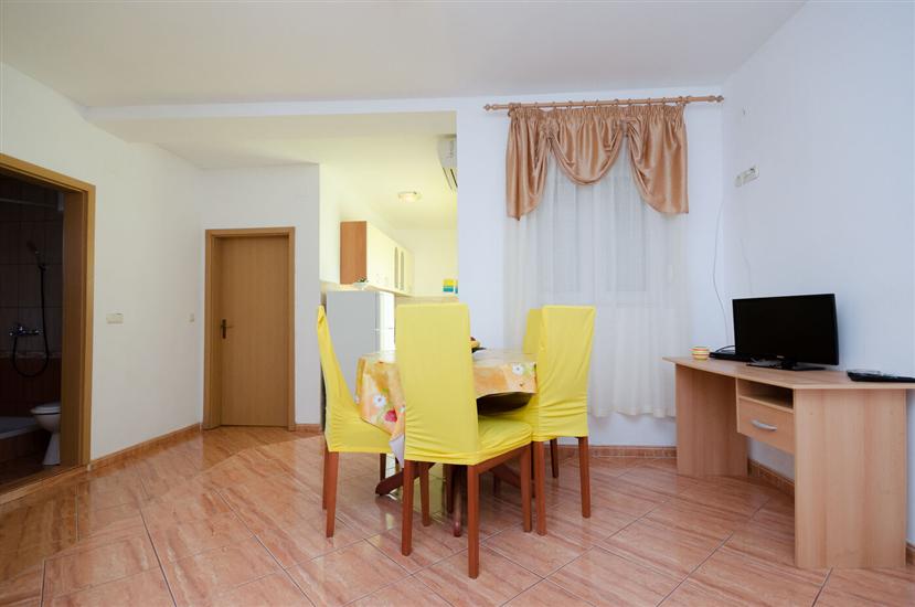 Apartment A2, for 5 persons