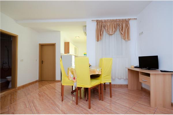 Apartment A2, for 5 persons