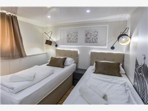 Arca-luxury-cruise-ship-double-cabin-twin-beds