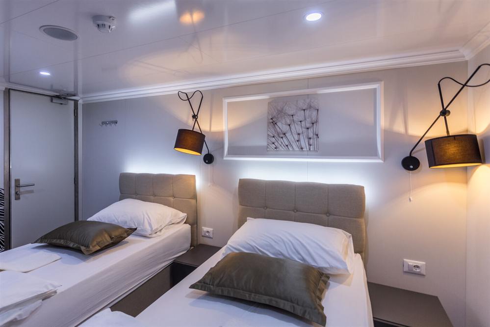 Arca-luxury-cruise-ship-double-cabin-twin-beds
