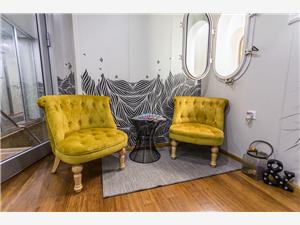 Arca-luxury-cruise-ship-sitting-area