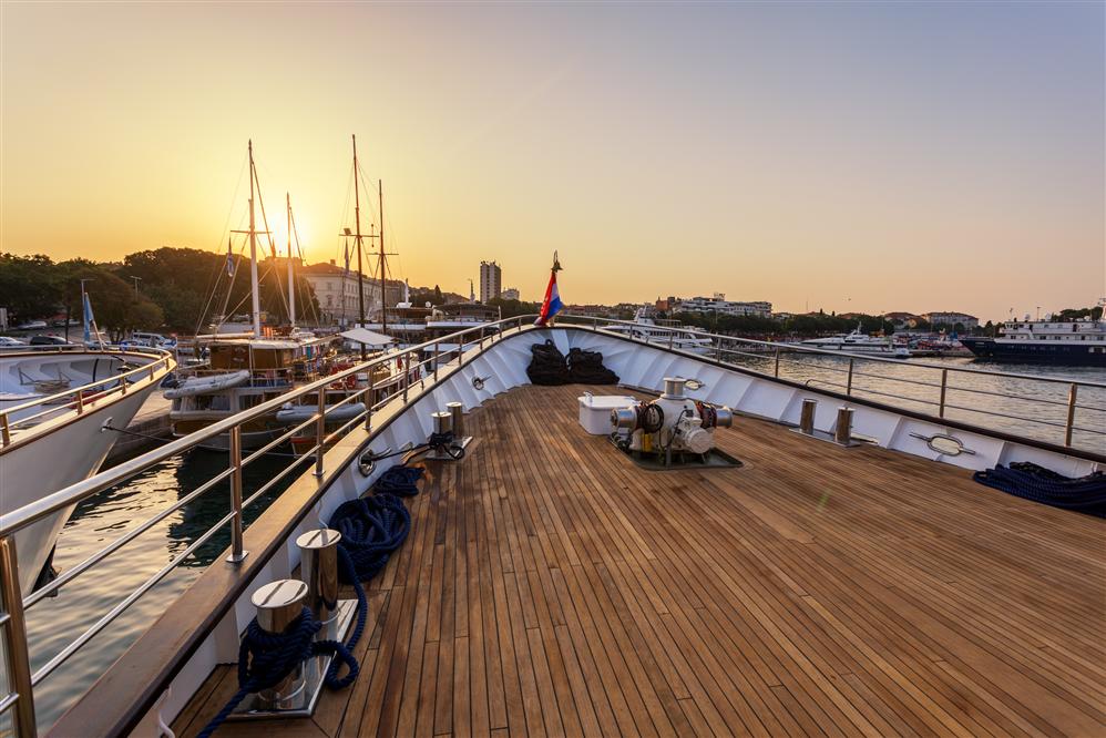 Arca-luxury-cruise-ship-bow