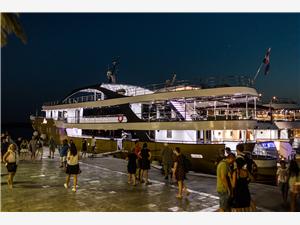 Arca-luxury-cruise-ship-side-view