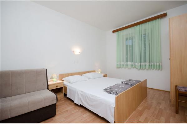 Apartment A2, for 5 persons