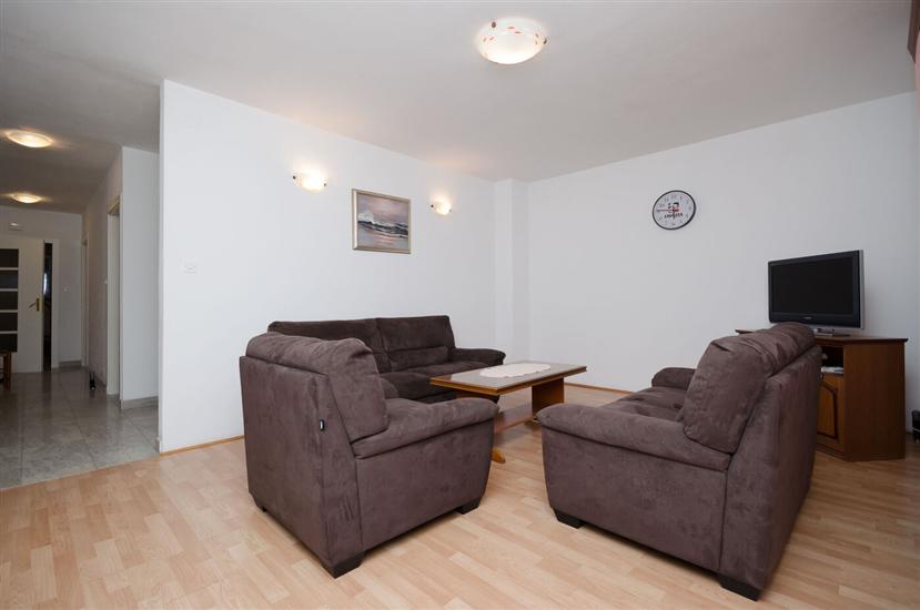 Apartment A2, for 5 persons