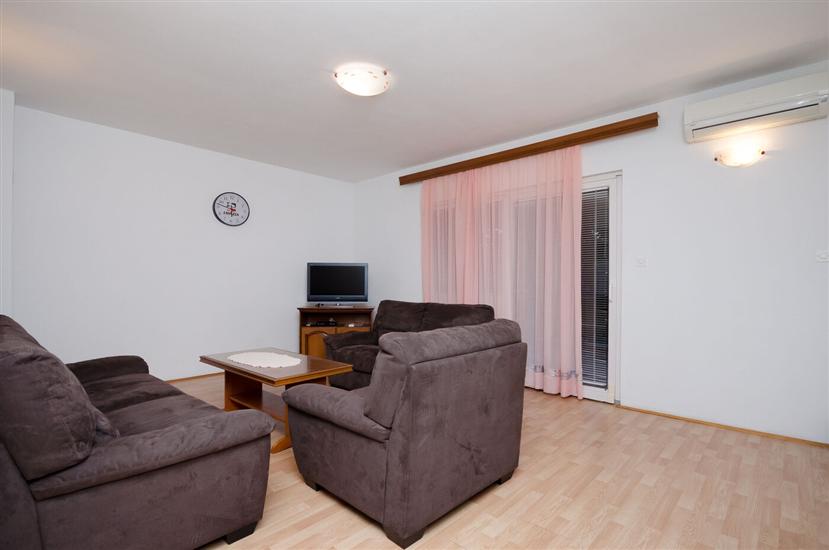 Apartment A2, for 5 persons