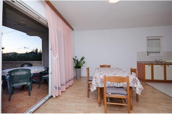 Apartment A2, for 5 persons
