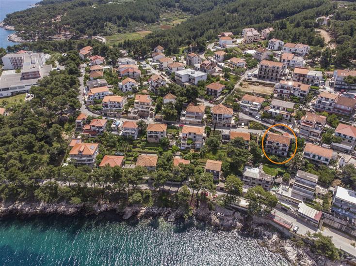 Apartments and Room Carić