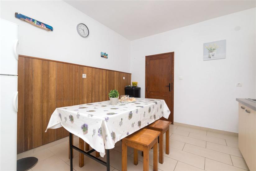 Apartment A1, for 7 persons