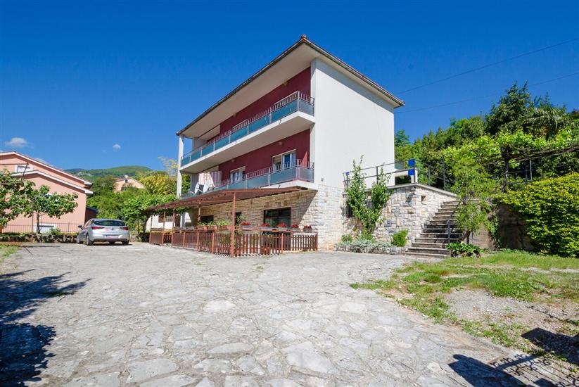 Apartments Mladen Jelica