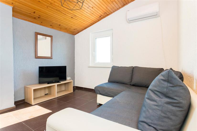 Apartment A2, for 5 persons