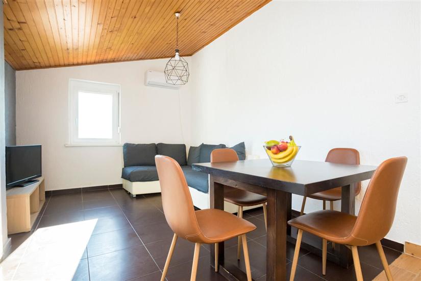 Apartment A2, for 5 persons