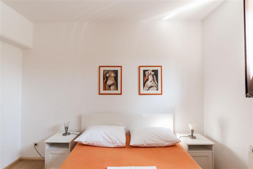 Apartment A1, for 5 persons