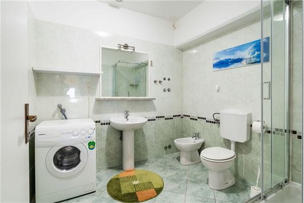 Apartment A1, for 5 persons