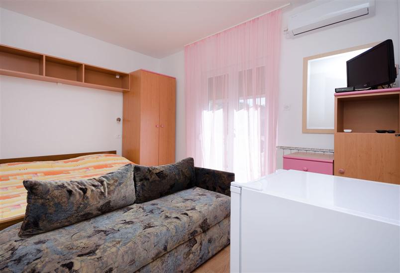 Room S4, for 2 persons