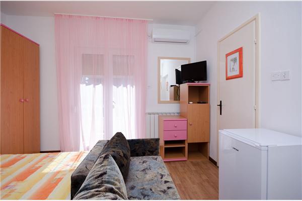 Room S4, for 2 persons