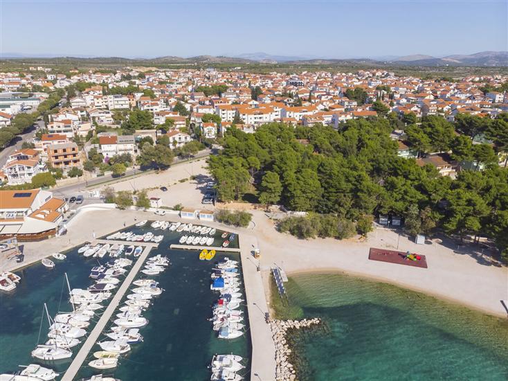 Apartments and Rooms Bepina