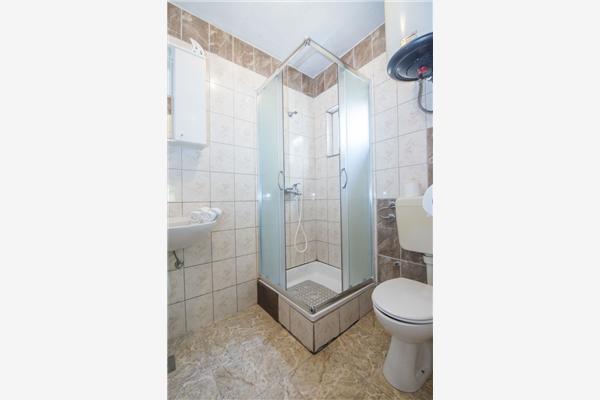 Apartment A5, for 6 persons