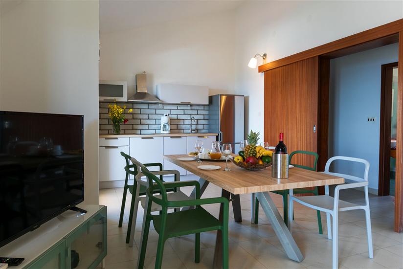 House K1, for 10 persons