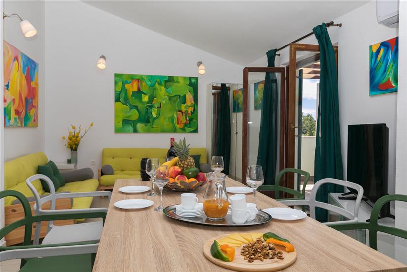 House K1, for 10 persons