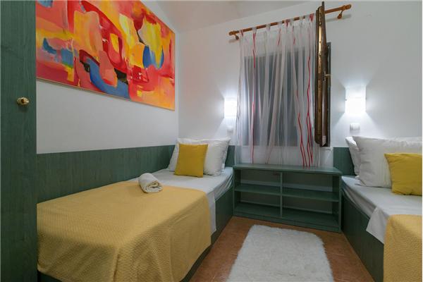 House K1, for 10 persons