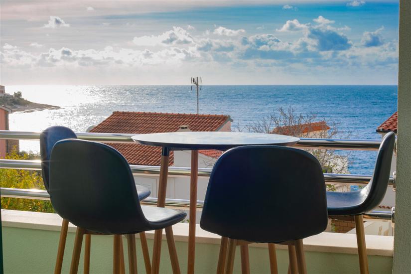 House K1, for 10 persons