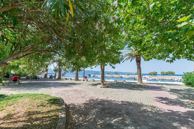 Apartments Road star