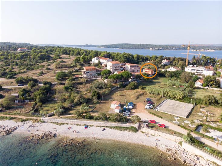 Apartments Petra near beach