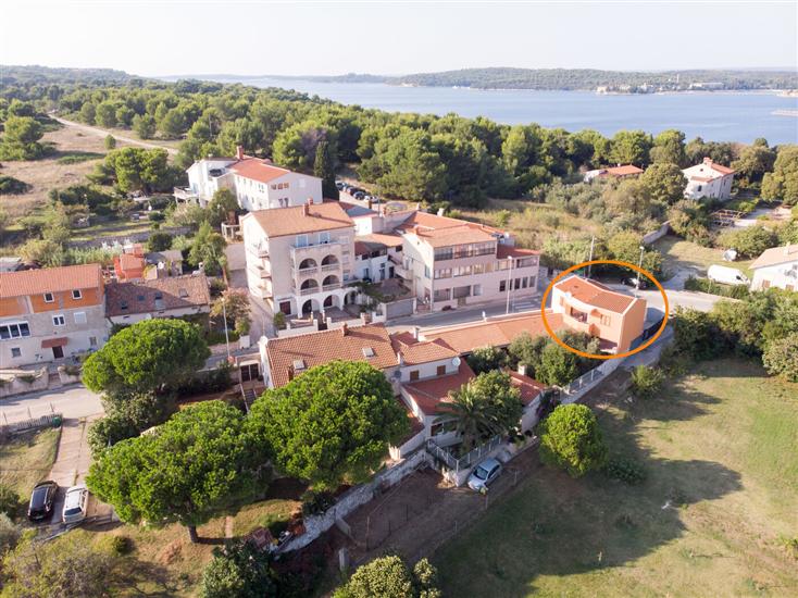 Apartments Petra near beach