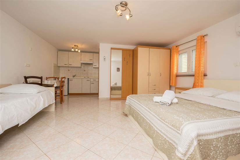 Apartment A6, for 3 persons