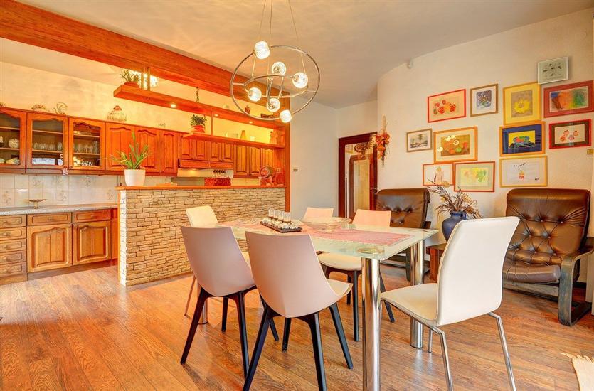 Apartment A4, for 6 persons