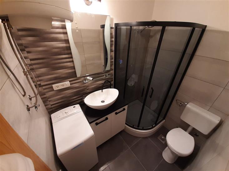 Apartment A2, for 6 persons