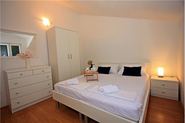 Apartment A3, for 9 persons