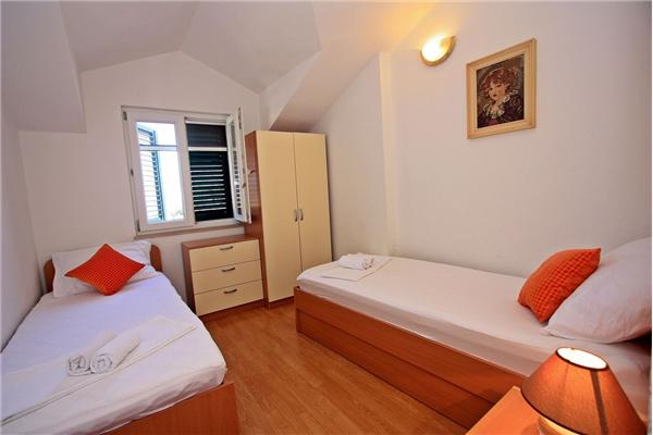 Apartment A3, for 9 persons